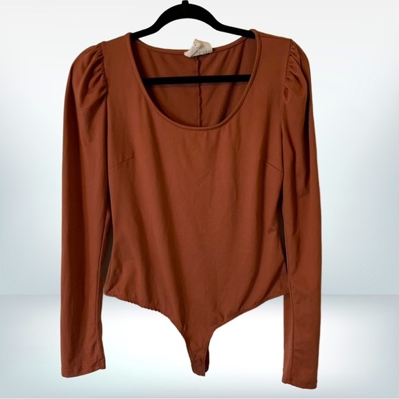 Sadie & Sage Tops - Sadie & Sage Puff Shoulder Long Sleeve Solid Neutral Brick Red Bodysuit, size L